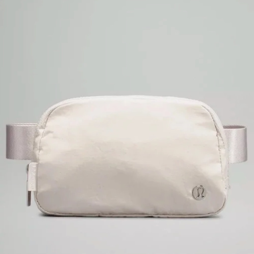 Lululemon Athletica Everywhere Belt Bag 1L Off White Opal Light Ivory